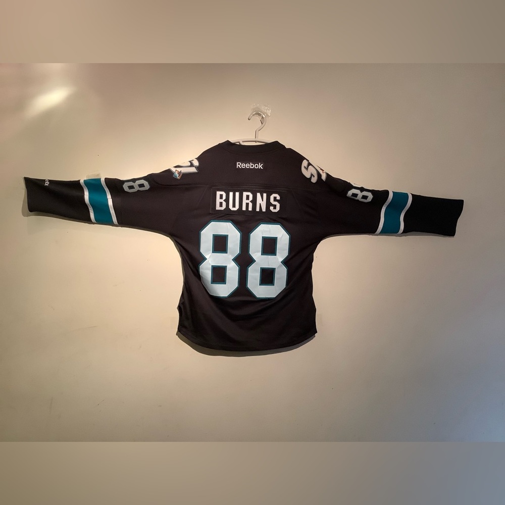 Reversible San Jose Sharks jacket & Brent Burns jersey - Picture 10 of 14